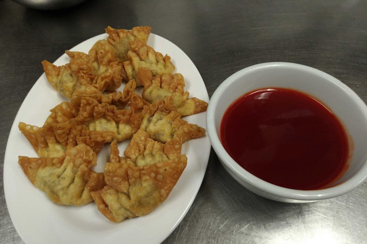 Wonton frit avec du porc (12 mcx) / Fried Pork Wontons (12 pcs)