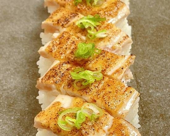 Aburioshi Tuna (6 pcs) / 金枪鱼炙壽司 (6 pcs)