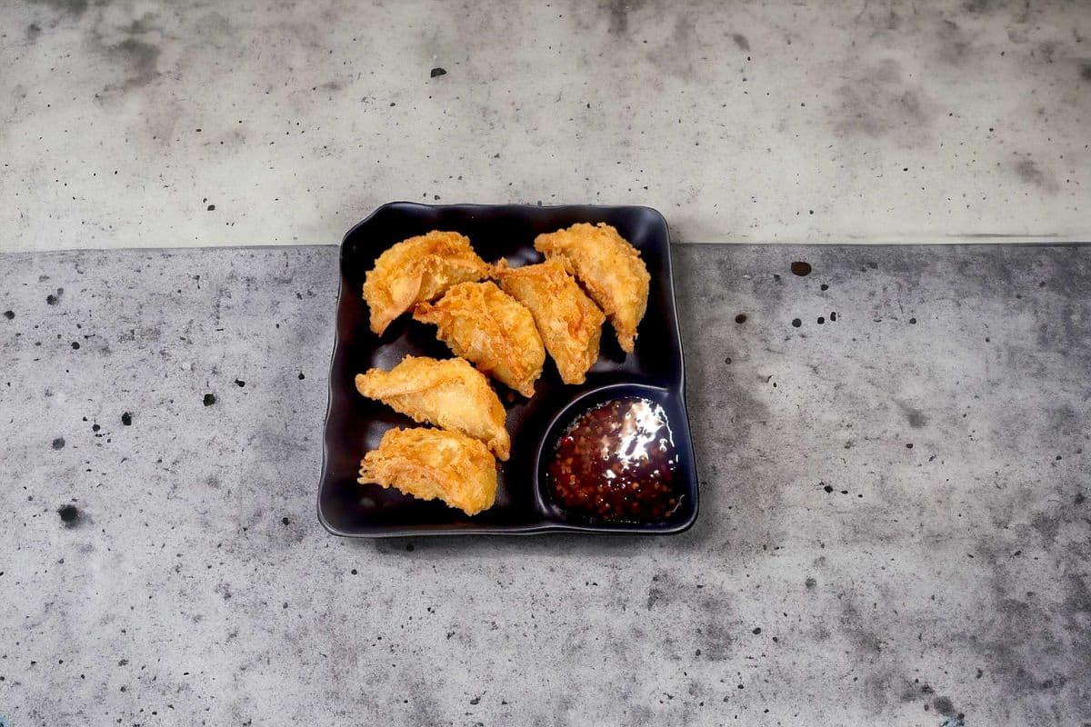 Deep Fried Dumpling (6 Pcs)
