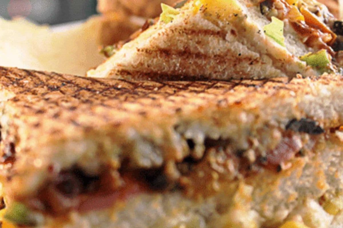 Maggie Paneer Tadka (Club Sandwich)
