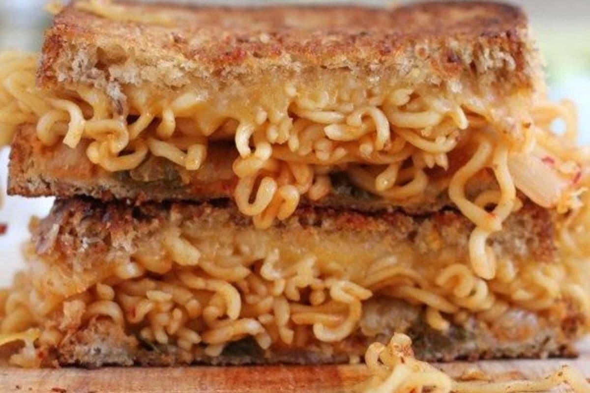 Noodle Cheese Club Sandwich