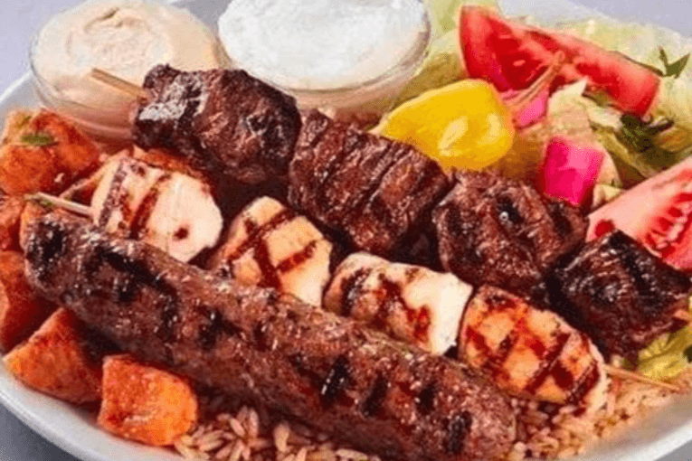 Assiette 3 brochettes Poulet / Boeuf / Kafta