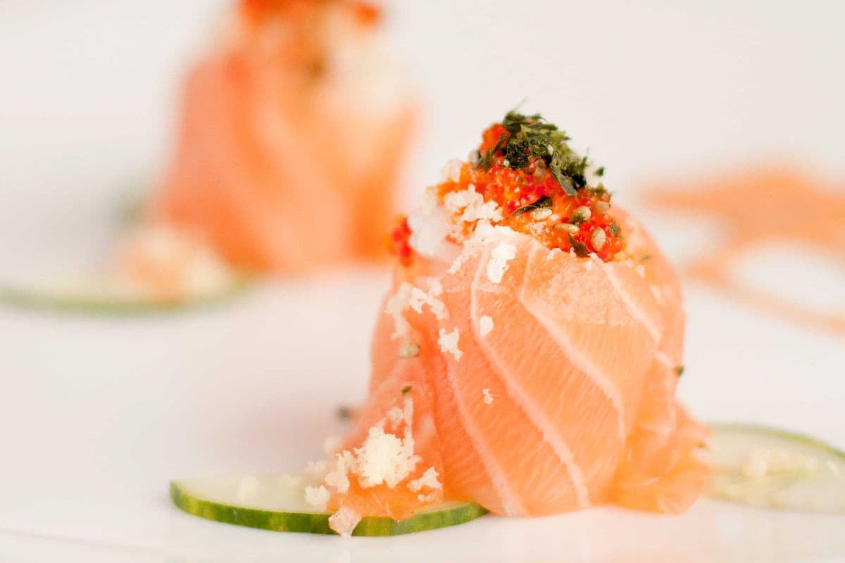 Salmon Rose (2 pcs)