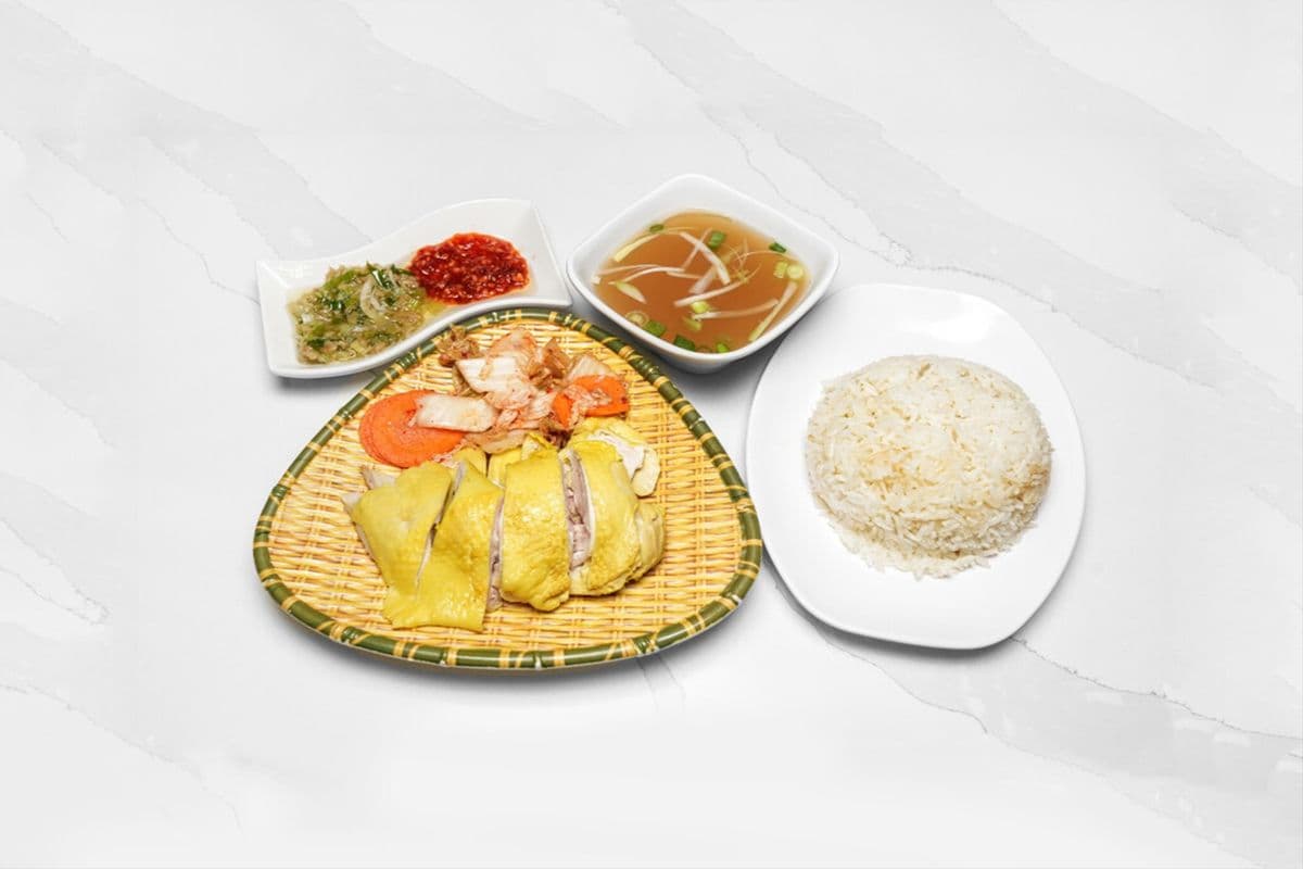 Hainanese Chicken with Rice 泰式海南雞飯