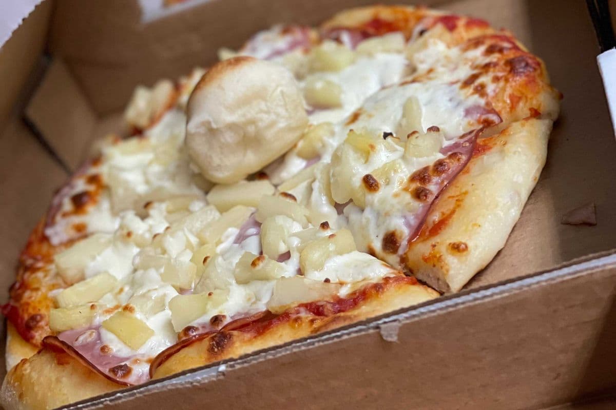 7. 10" Ham and Pineapple Pizza (Hawaiian)