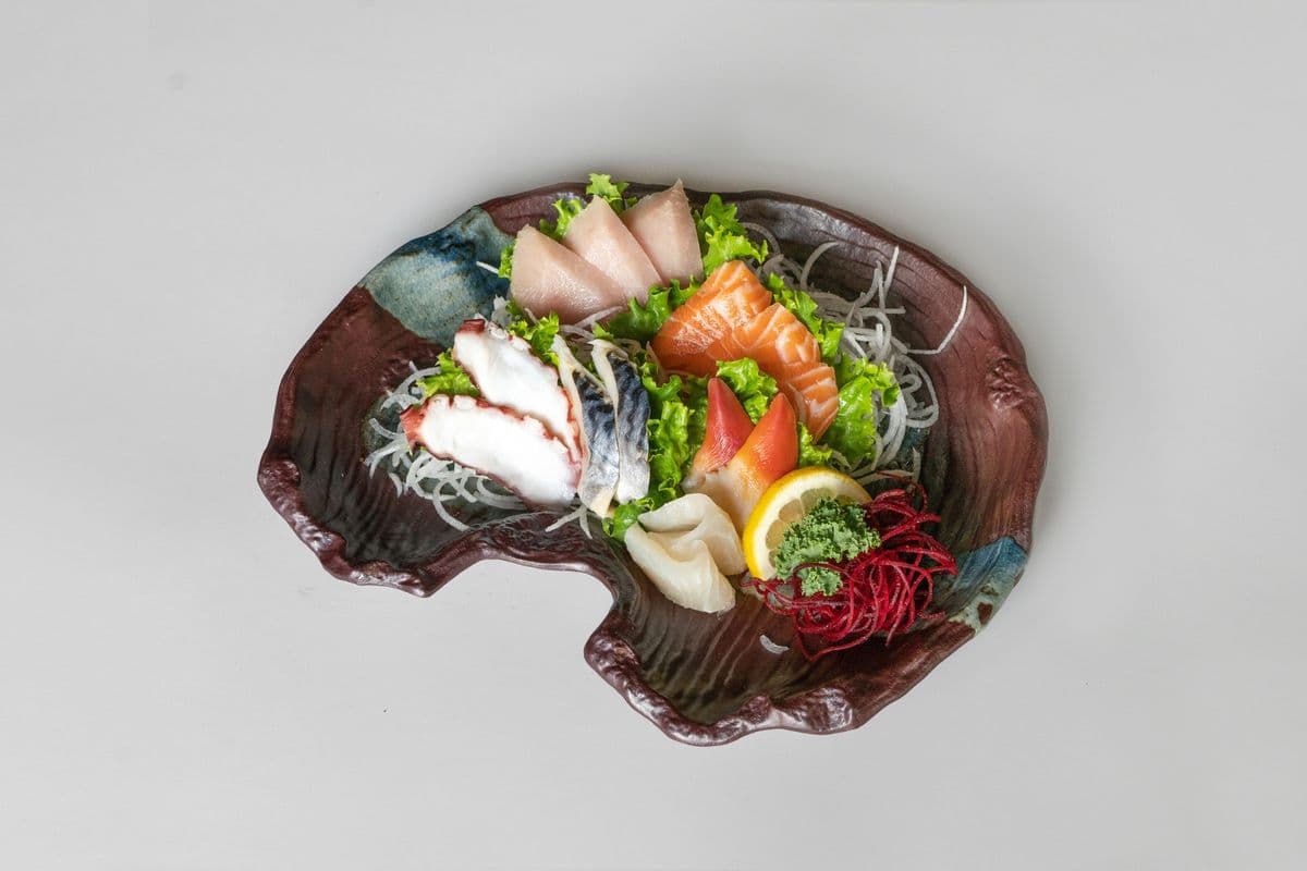 78. Assorted Sashimi (13 pcs)