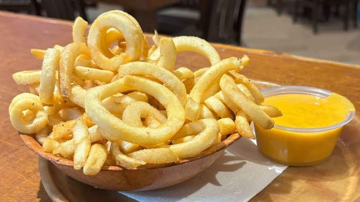 Fries with cheese sauce