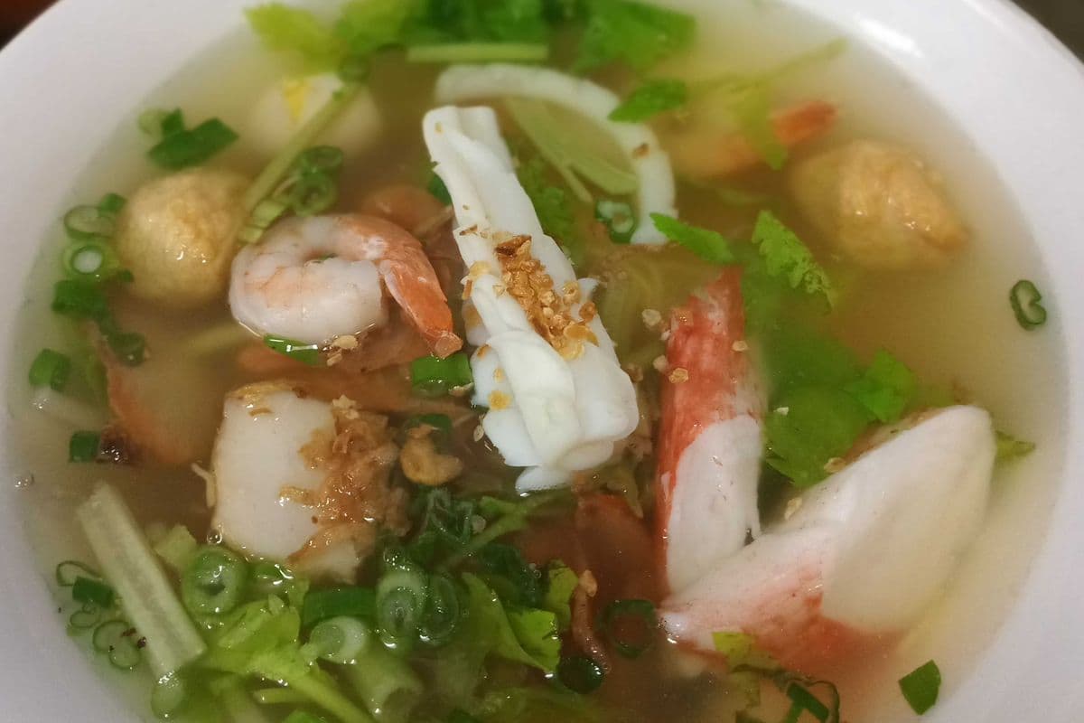 214. Clear Noodle and Egg Noodle with Seafood and BBQ Pork