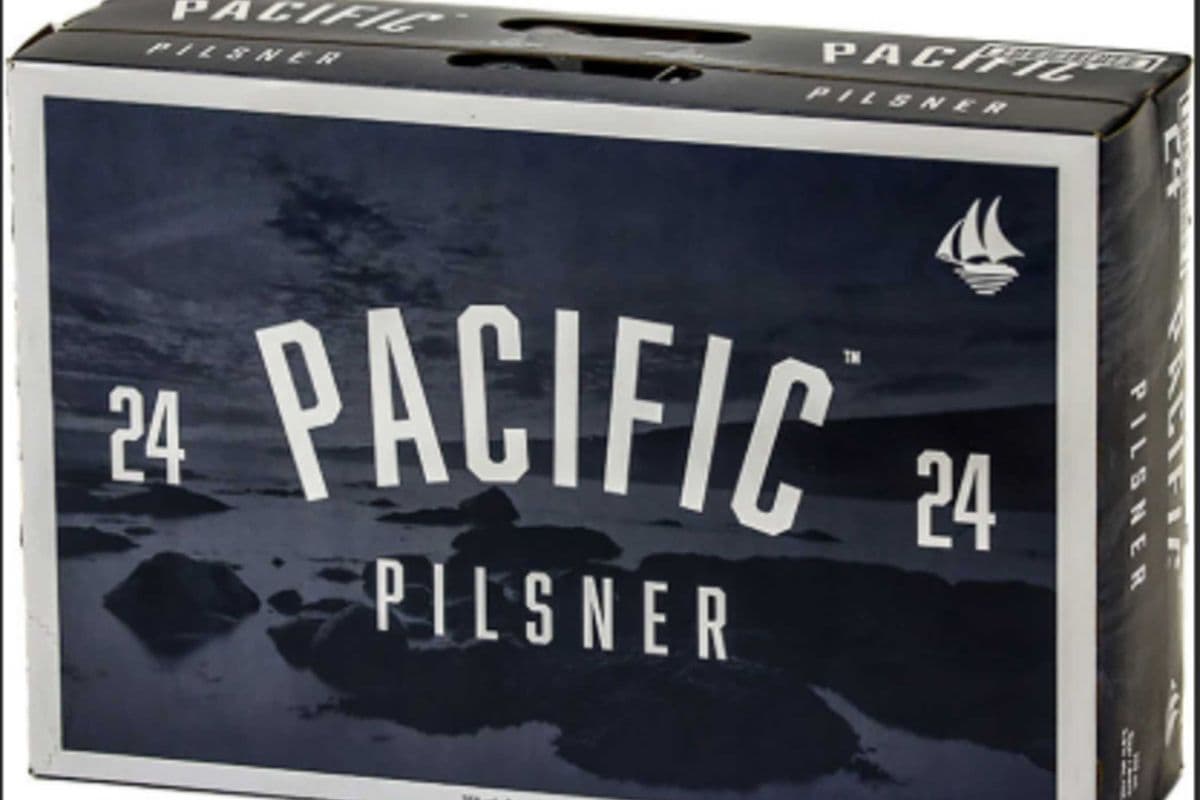 PACIFIC WESTERN PILSNER 24PACK ( $7.00 OFF ) Limited Stock (24 x 355ML)