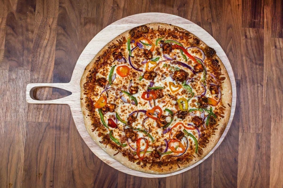 Chef Special Paneer Pizza (12" Medium)