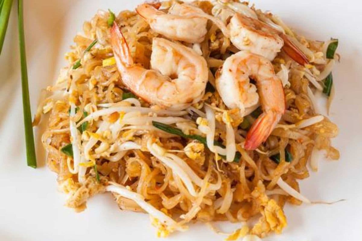 Shrimp Pad Thai (No Peanut) 虾仁泰式炒细粉