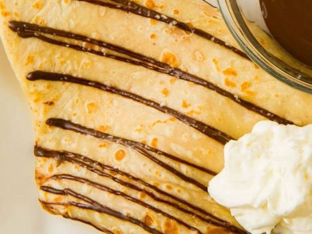 CRÊPE CLASSIQUE AU CHOCOLAT / CLASSIC CHOCOLATE CREPE