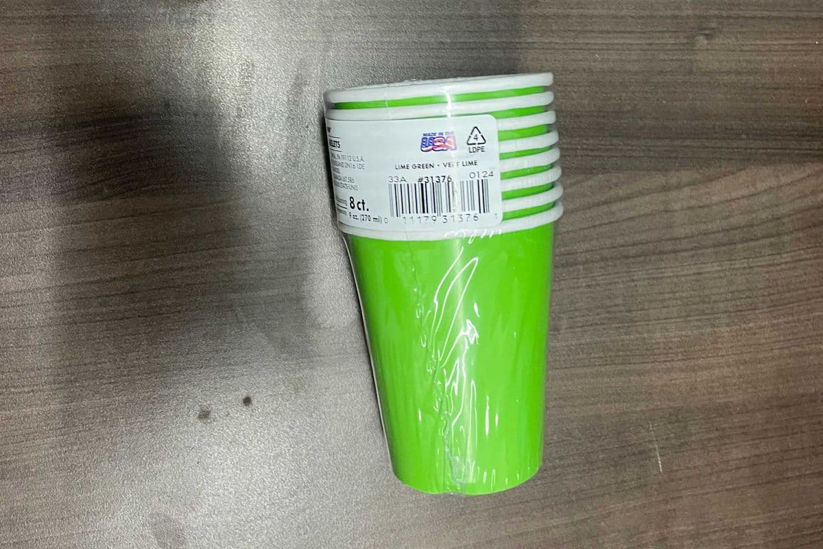 8 Lime Green Cups 9oz (9oz x 8)