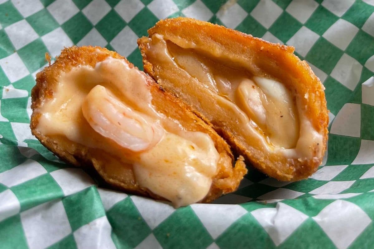 Risoles de Camarao com Requeijao