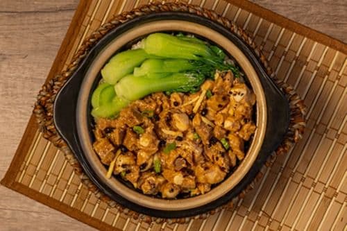 M10. 豉汁排骨飯 Soya Bean Sauce with Pork Ribs on Rice