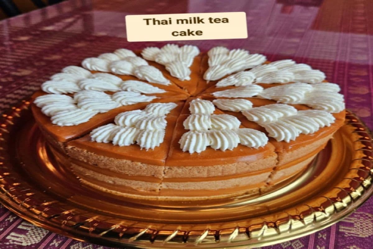 Thai Milk tea Cake