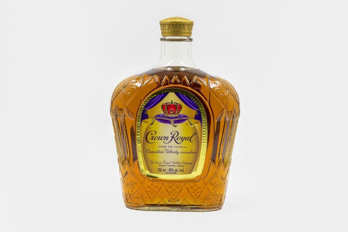 Crown Royal (750ML) (1 x 750 ml)