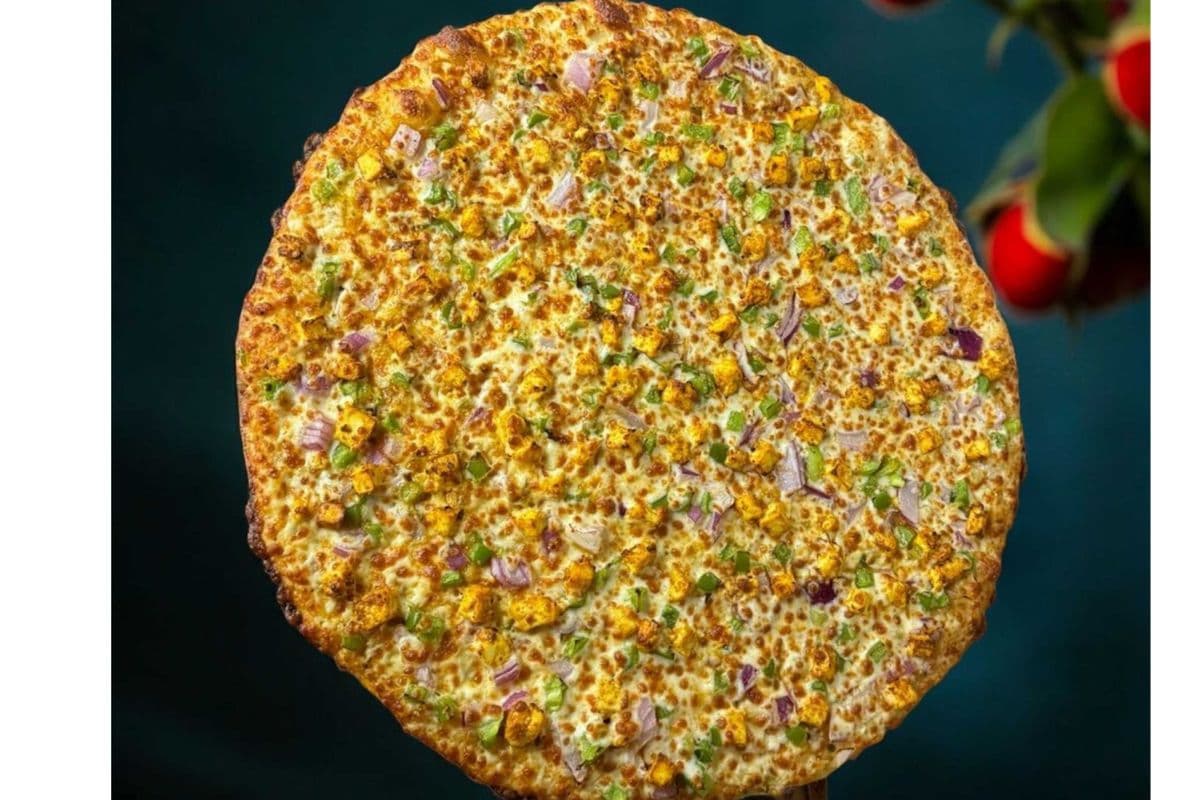Achaari Paneer Pizza