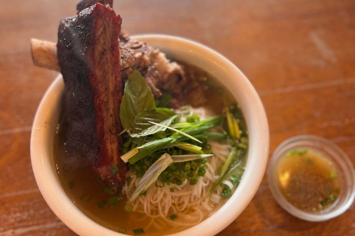 the dual 1pc smoked rib and 1pc braised rib