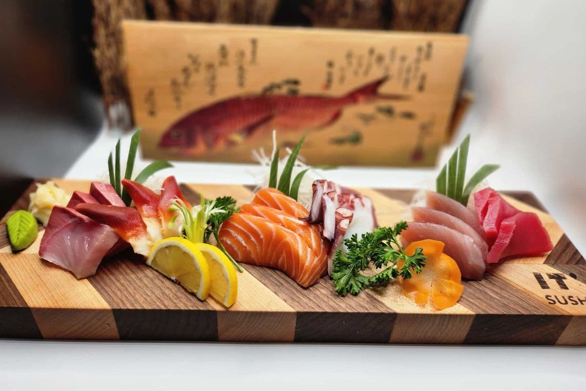 Regular Sashimi (18 pcs)