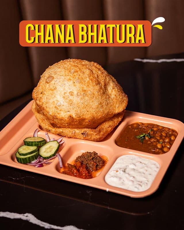 Chana Bhatura (2 Pieces Per Plate) / Chana Bhatura (2 Pieces Per Plate)