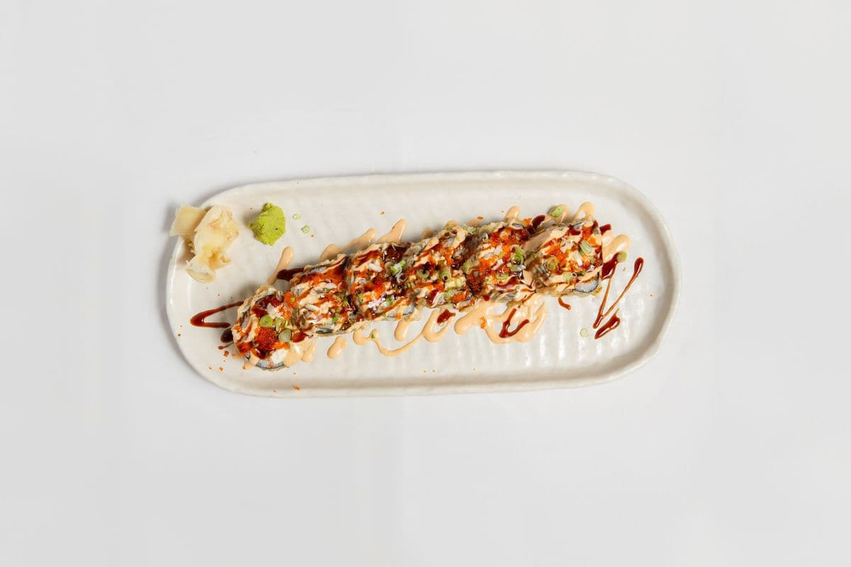 76. Tempura Salmon Roll (6 pcs)