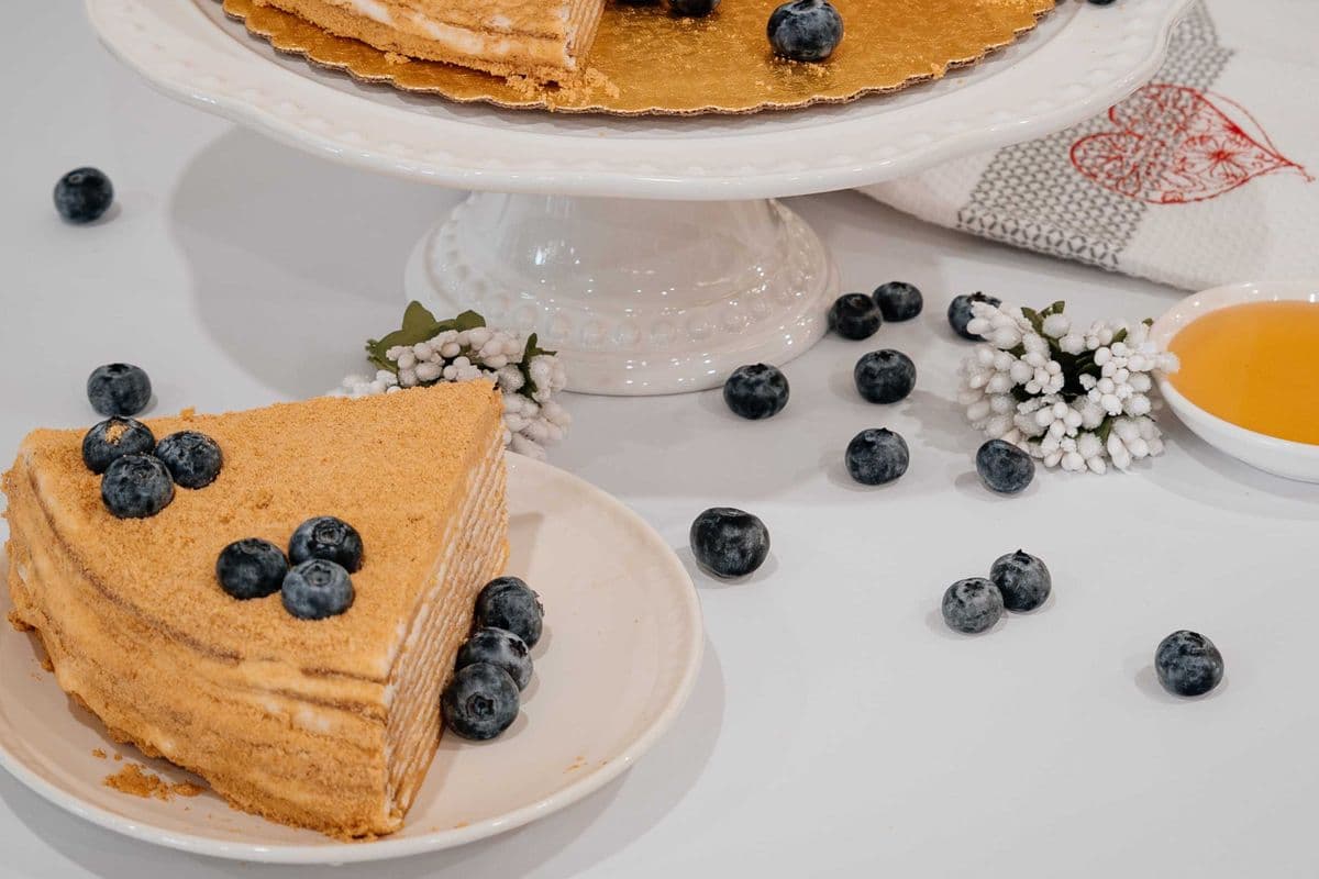 Honey Cake (1 piece)