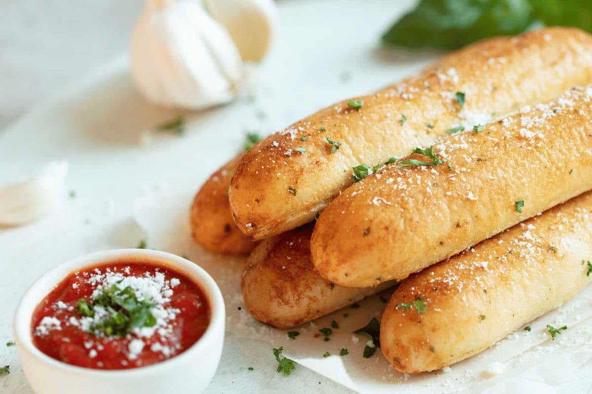 Bread Sticks (8 pcs)