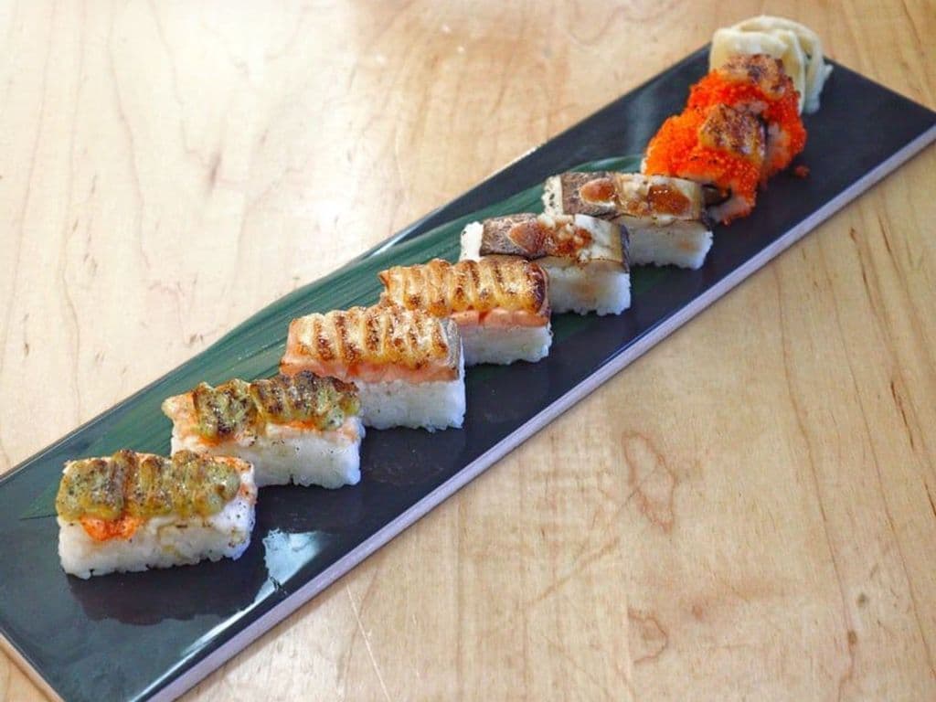 Assorted Sushi (8pcs)
