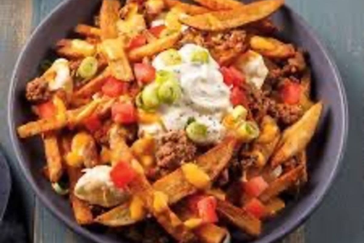 Nacho Poutine (36 oz)