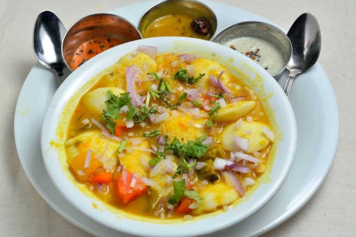 Sambhar Idly(3 Idlis)