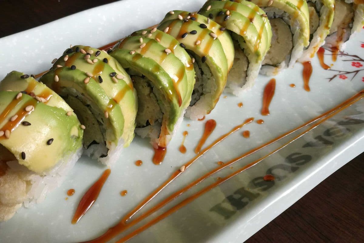 Green Dragon Roll (8 pcs)
