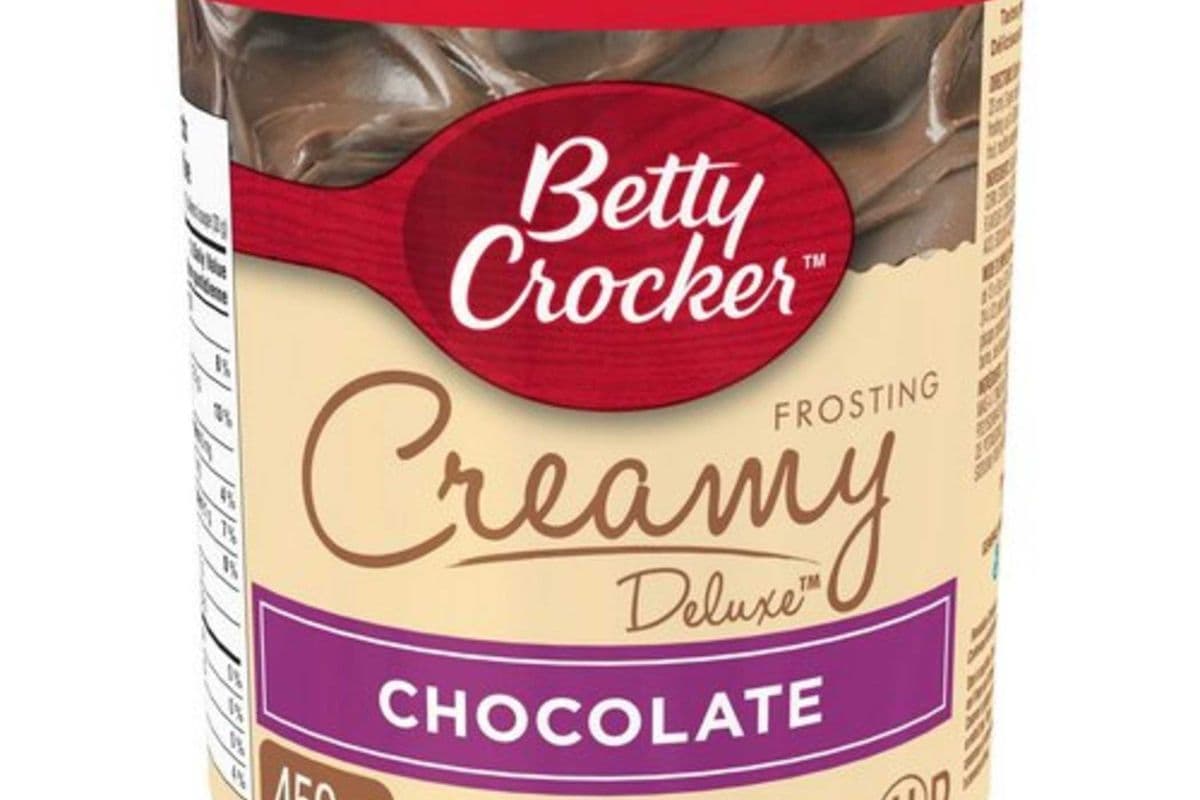 Betty Crocker, Creamy Deluxe, Chocolate Frosting (450 g)
