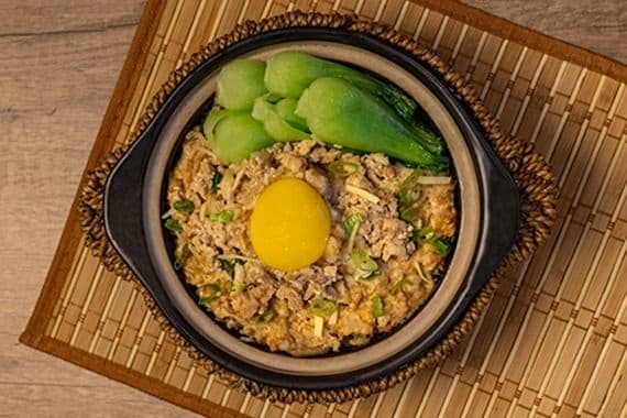 M8. 窩蛋肉餅飯 Steamed Pork Patty with Poached Egg on Rice