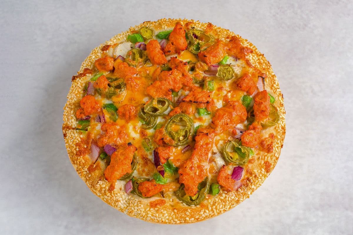 33. 14" Large Tandoori Chicken Pizza