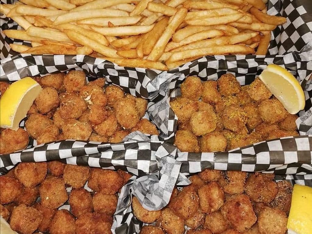 Skip Game Day Rib Platter with Large Fry
