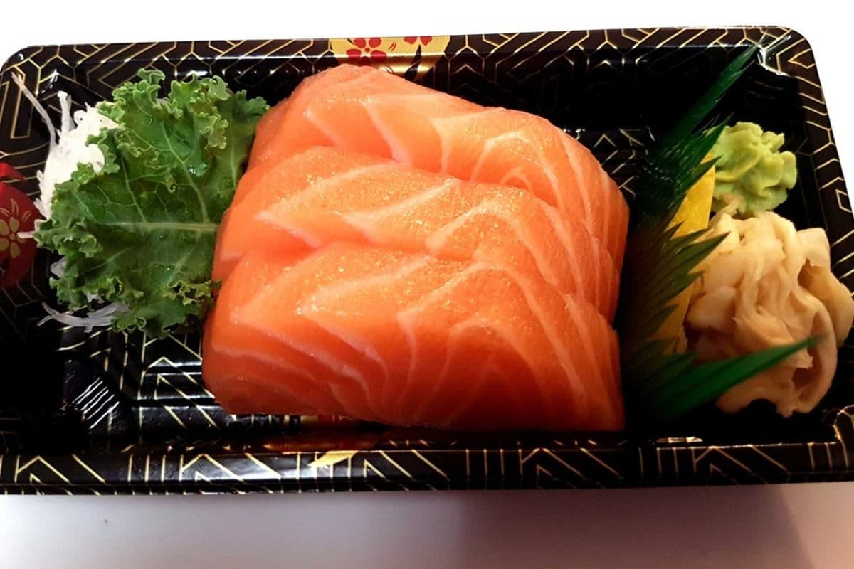 Salmon Sashimi (3 pcs)