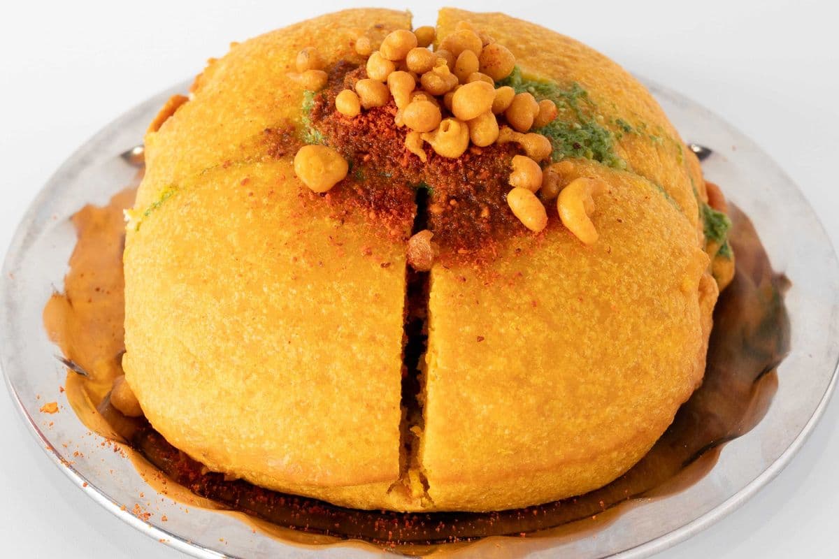 Ulta Vada Pav (V) (1 Pc)