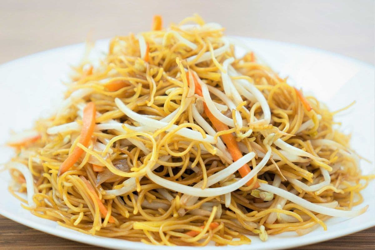 Chow Mein with Vegetables (Party Tray Size)