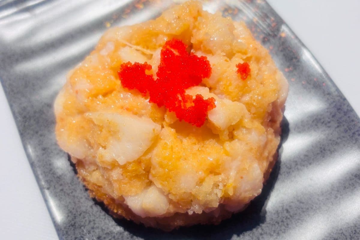 Sushi pizza de poisson d'huile épicé(1mc)/Spicy oil fish Pizza (1pc)