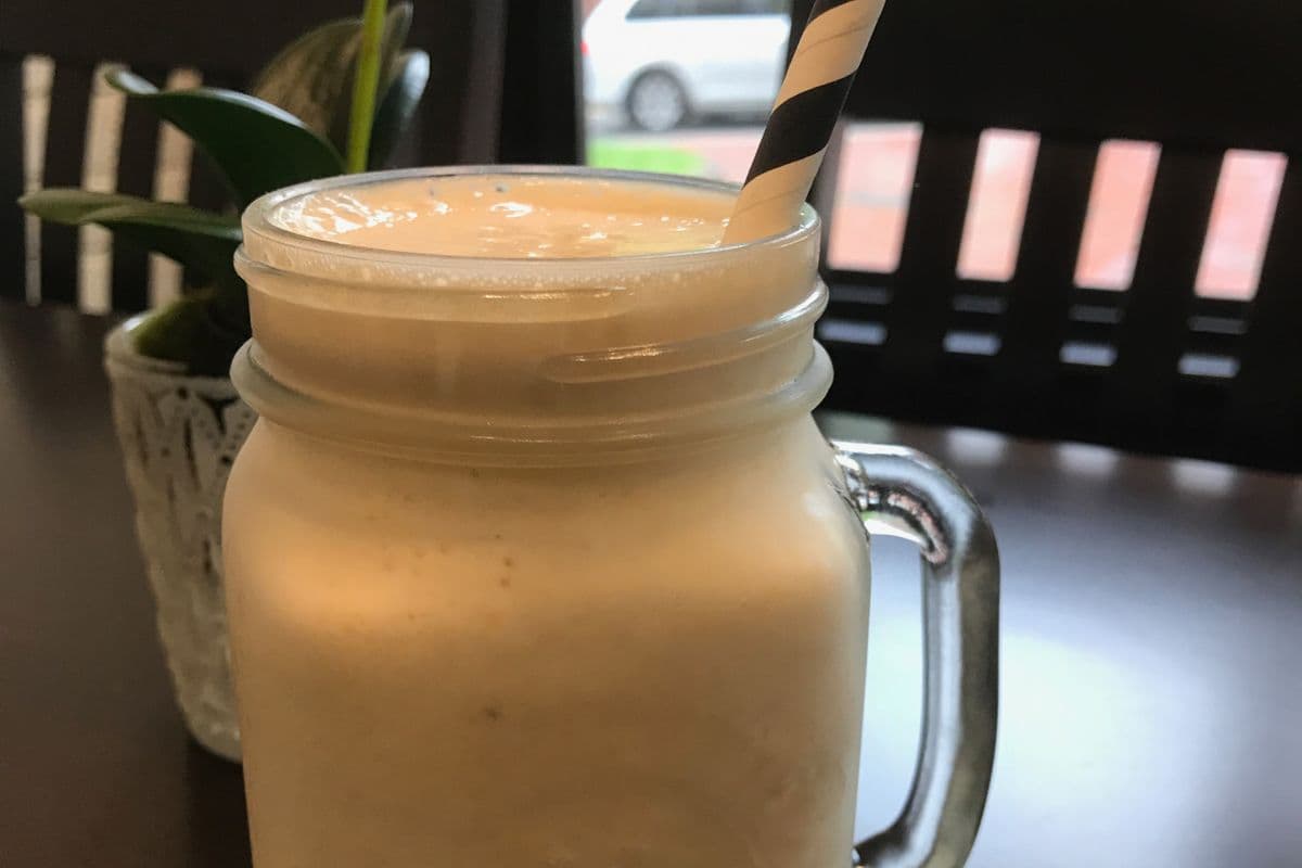 Peach and Green Tea Smoothie