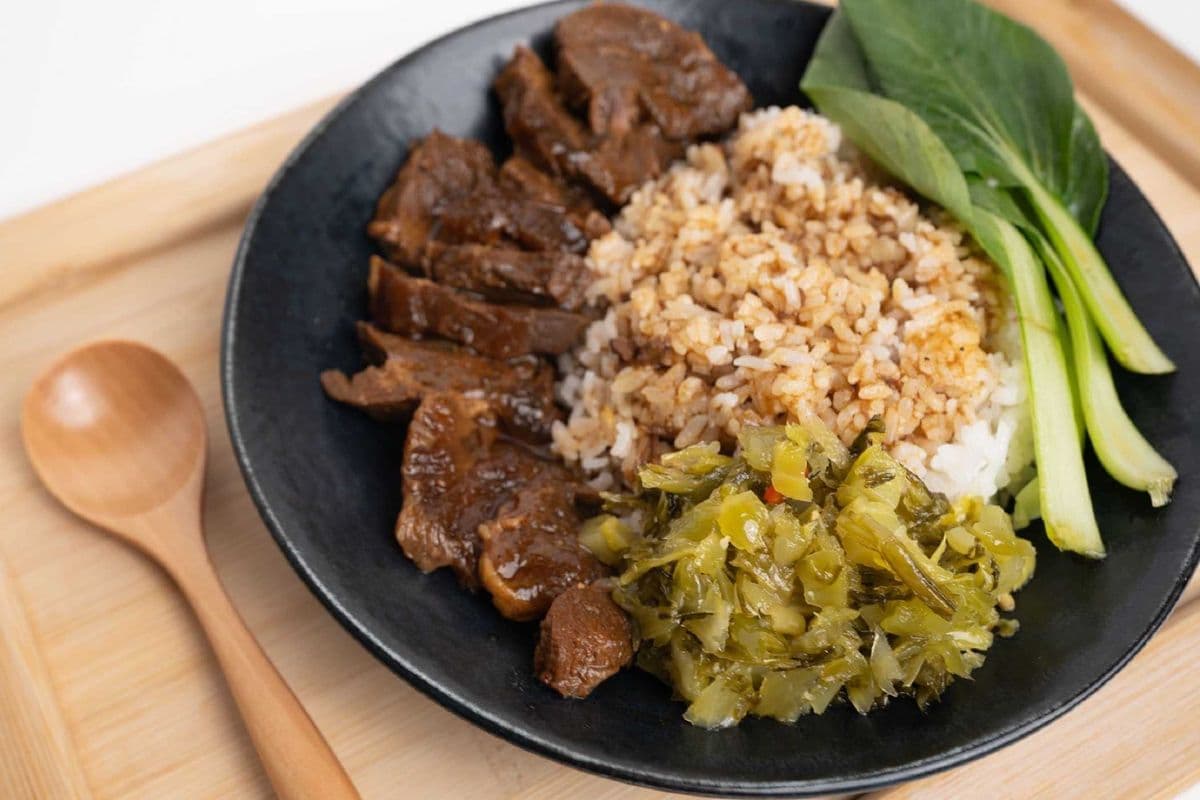 Braised Beef on Rice 一品牛肉饭