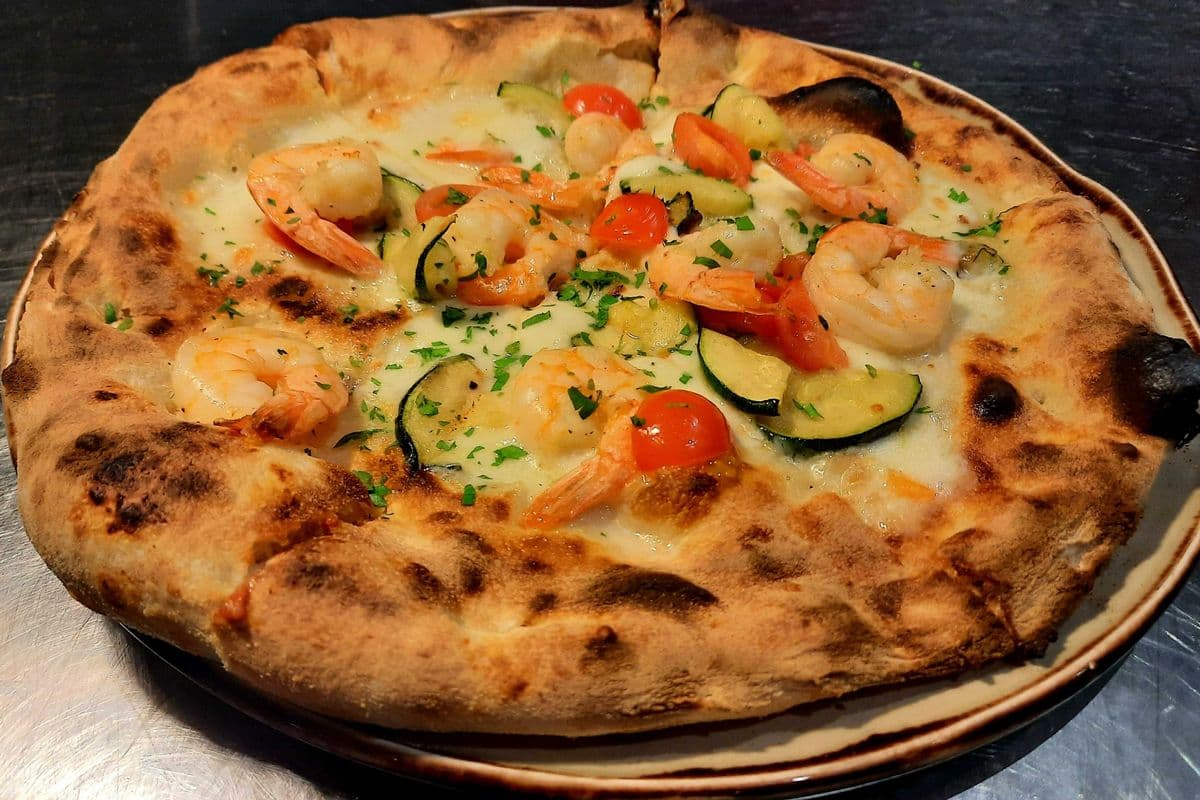 Seafood Pizza