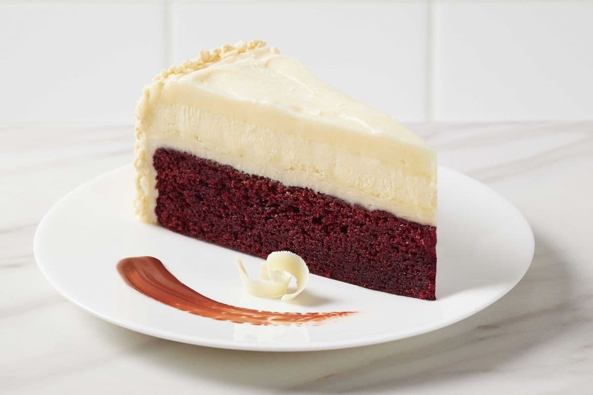 Red Velvet Cake Cheesecake (Slice)