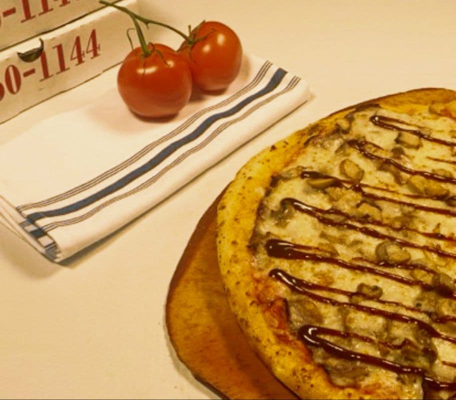 Large Steak Onion Mushroom Pizza