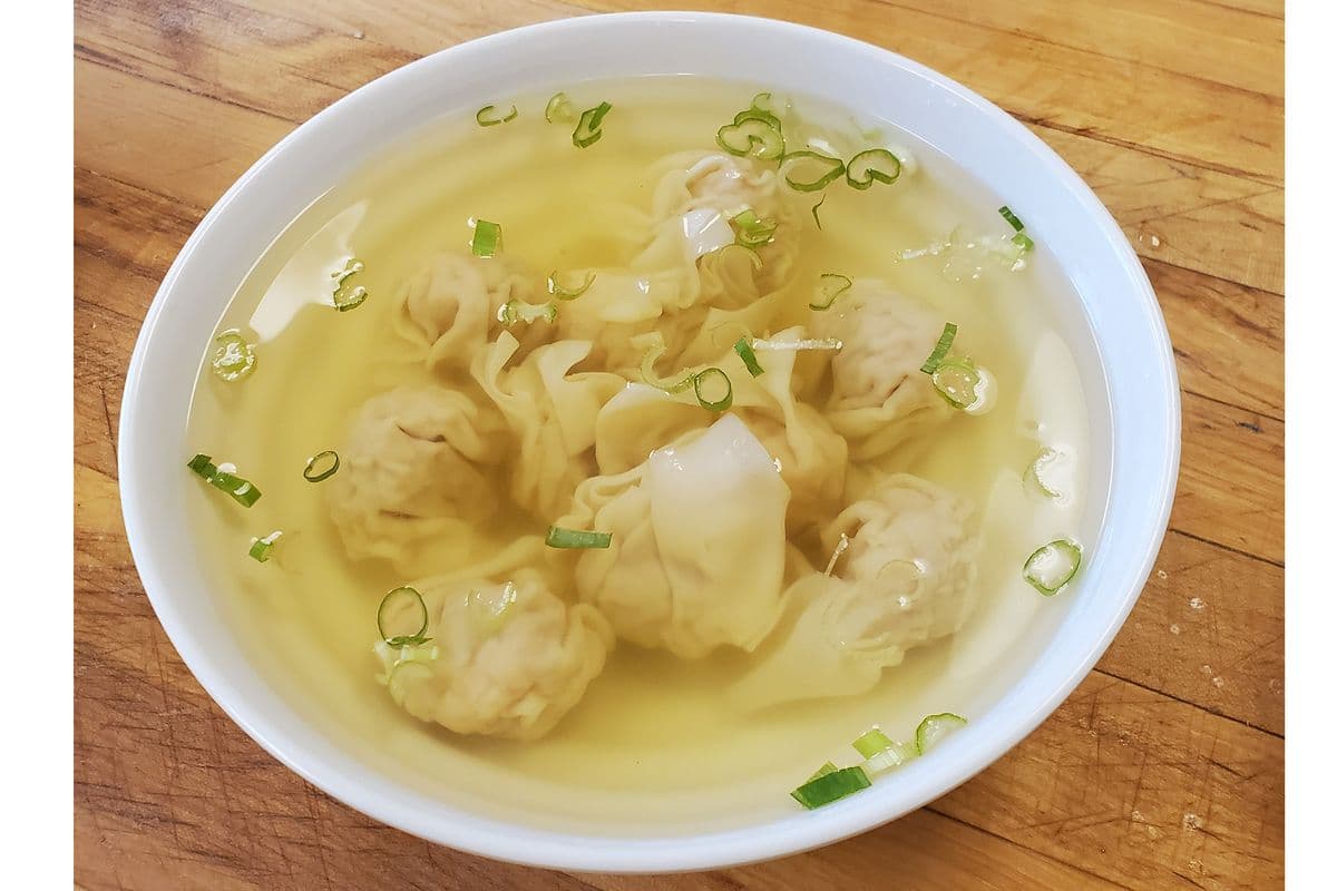401L-Soupe wonton au porc (15mcx) 雲吞湯 (大)