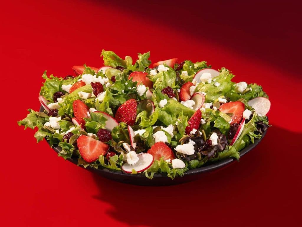 Salade de fraises et feta - Temps limité / Strawberry and Feta Salad - Limited time