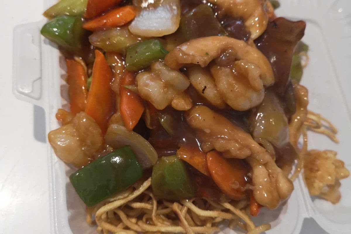 D6 Cantonese Chow Mein (Deep Fired Noodle)