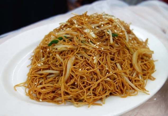 (Lunch Special) Pan Fried Soy Sauce Chow Mein / 豉油皇炒麵 (廚)