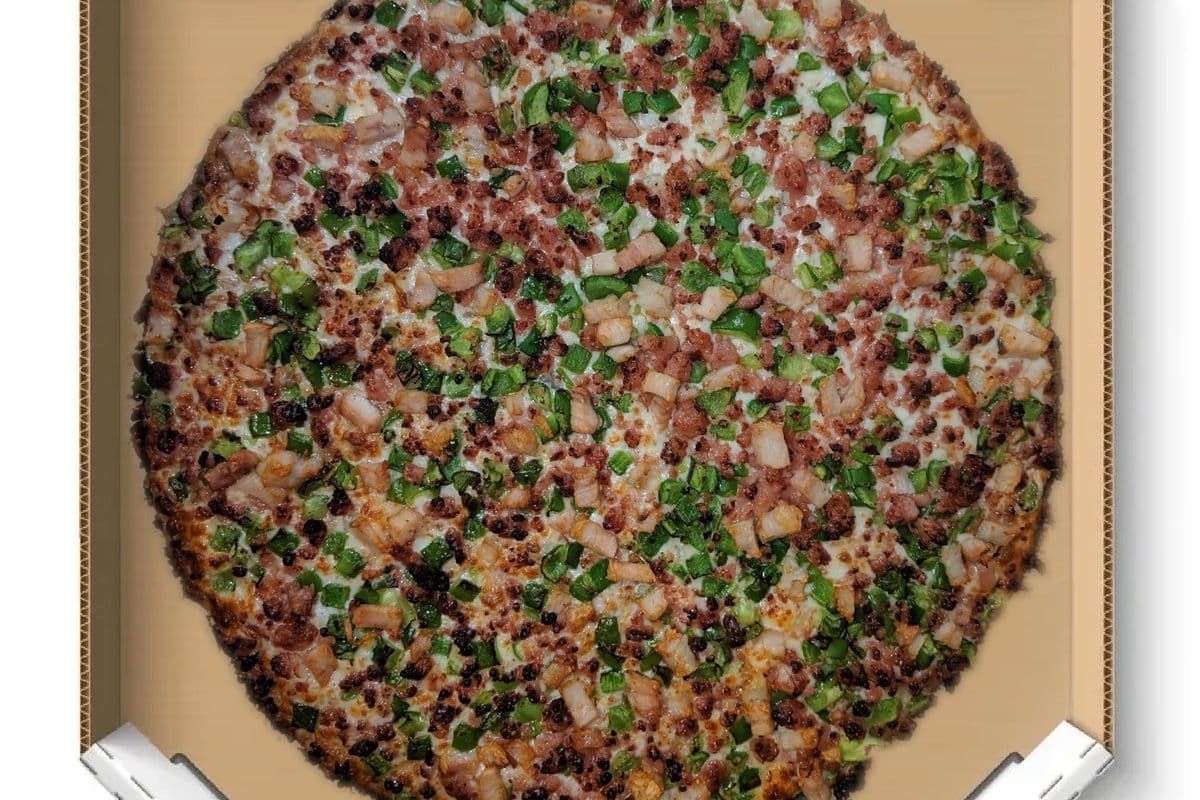 Large Chipotle BBQ Chicken Pizza